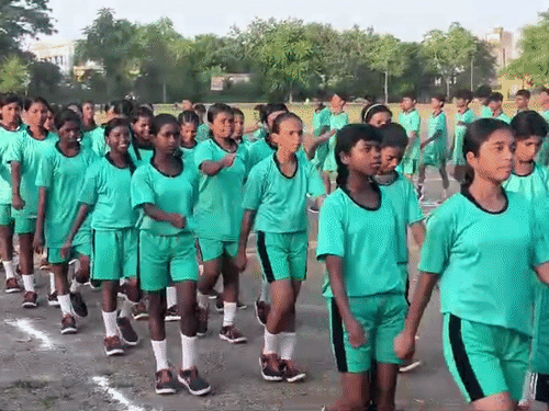 रग्बी और नेटबॉल के मुकाबले