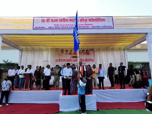 राजस्व मंत्री टंकराम वर्मा ने किया ध्वजारोहण