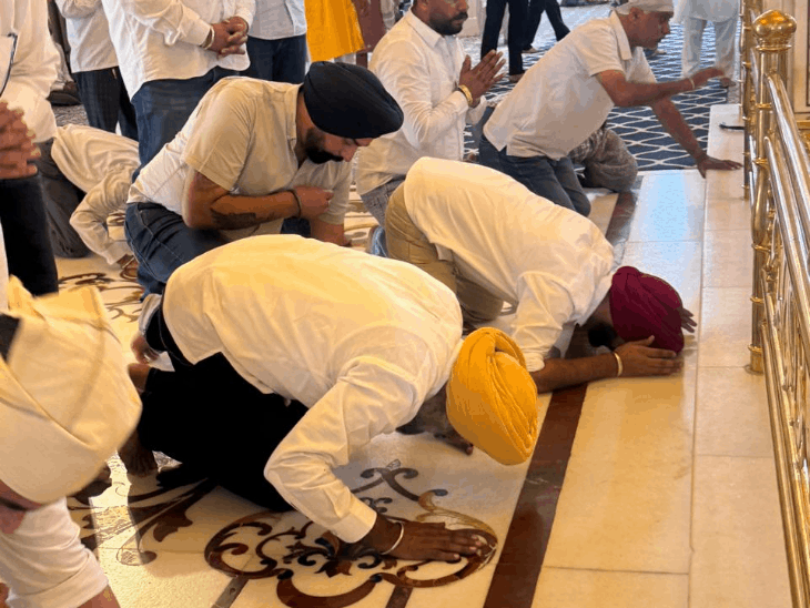 परगट सिंह ने प्रधान बनते ही सबसे पहले दिल्ली के बंगला साहिब गुरुद्वारे में माथा टेका था।