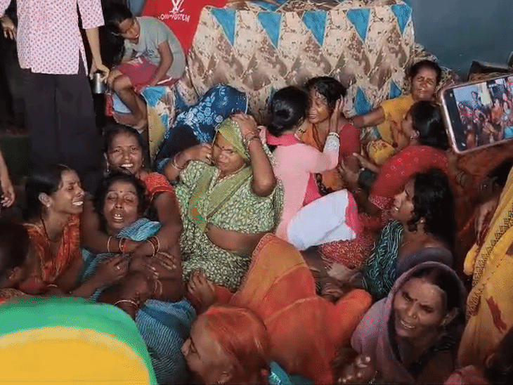 सूबेदार सत्यवान के घर चार मौतों की सूचना पहुंचते ही कोहराम मच गया।