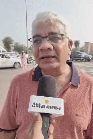 अमरीश पुरी की गदर वाली कार को केशव माथुर लेकर आए।