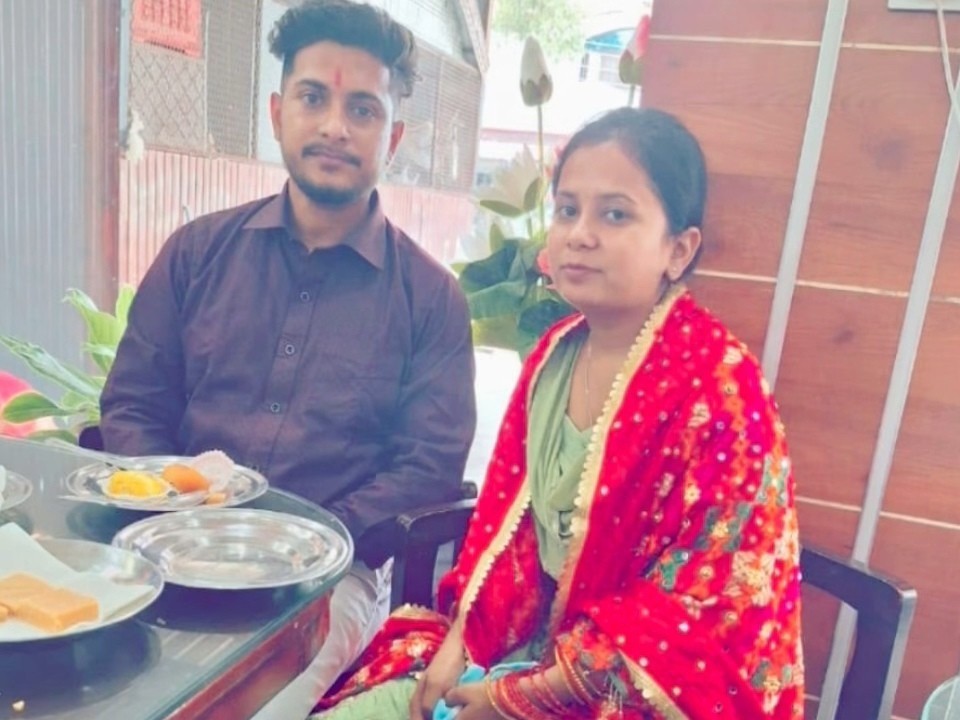 राधा रानी के साथ उसका मंगेतर राजीव कुमार, जिसे पुलिस ने गिरफ्तार कर लिया है। - फाइल फोटो - Dainik Bhaskar