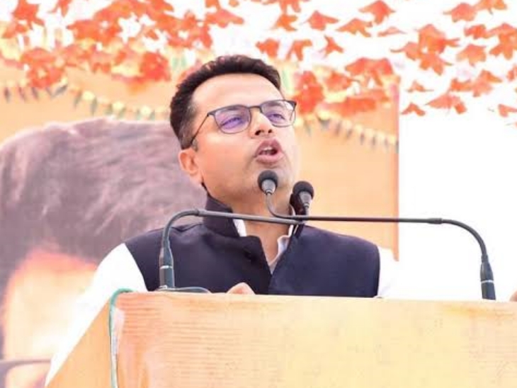 पराक्रम सिंह राठौड़ फिलहाल चूरू जिला क्रिकेट संघ के अध्यक्ष हैं।
