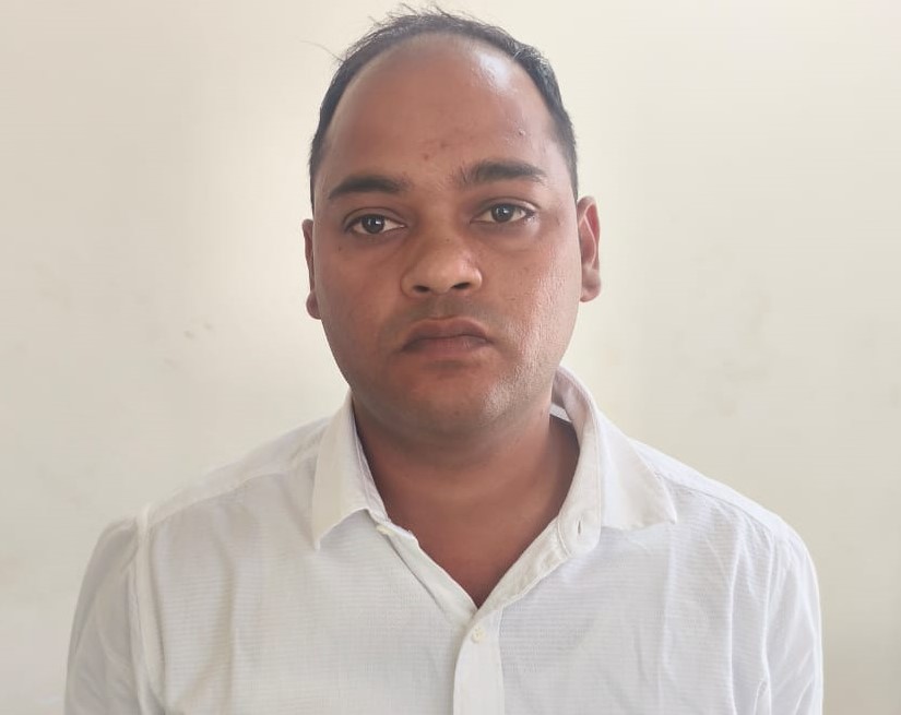 पटवारी सचिन गन्नौर में तैनात है।