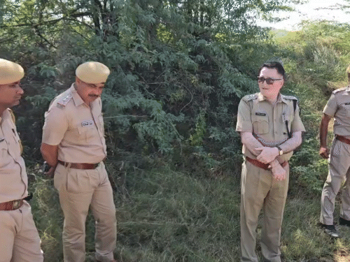 उनियारा DSP अशोक कुमार घटना की जानकारी के बाद मौके पर पहुंचे।