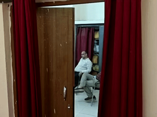 कुरुद SDM कार्यालय में ACB की टीम ने रिश्वत मामले में कार्रवाई की।