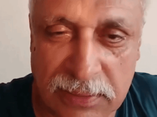 पीयूष मिश्रा ने सोशल मीडिया पर वीडियो पोस्ट कर नसीरुद्दीन शाह से सवाल पूछे हैं।