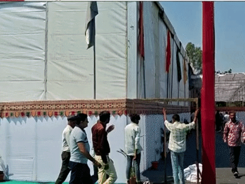 प्रधानमंत्री नरेंद्र मोदी के गृहनगर वडनगर में बाइक्रस के स्वागत की तैयारियों को अंतिम रूप दिया जा रहा है। - Dainik Bhaskar