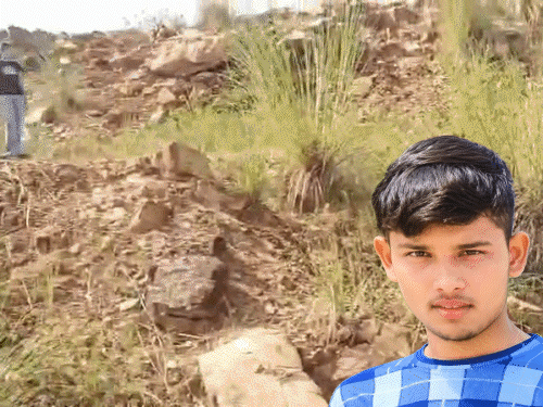 फरीदाबाद में पहाड़ी पर सेल्फी ली, PHOTO क्वालिटी अच्छी लगने पर मांगा; 12 साल की फ्रेंडशिप|फरीदाबाद,Faridabad - Dainik Bhaskar
