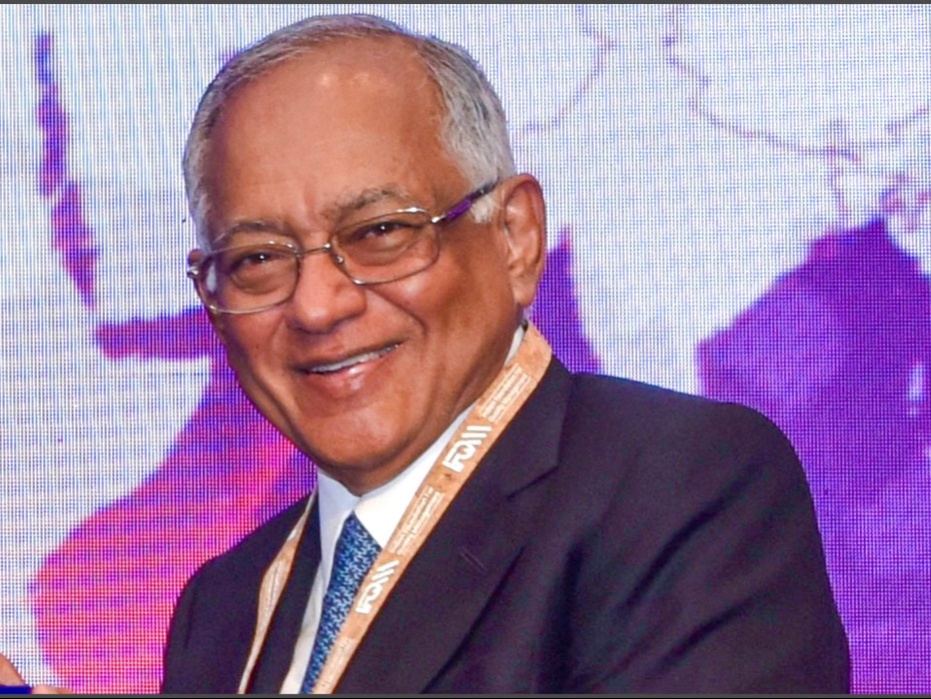 वेणु श्रीनिवासन टीवीएस मोटर कंपनी के मानद चेयरमैन और टाटा ग्रुप की मुख्य होल्डिंग संस्था 'टाटा ट्रस्ट्स' के ट्रस्टी हैं। (फाइल फोटो) - Dainik Bhaskar