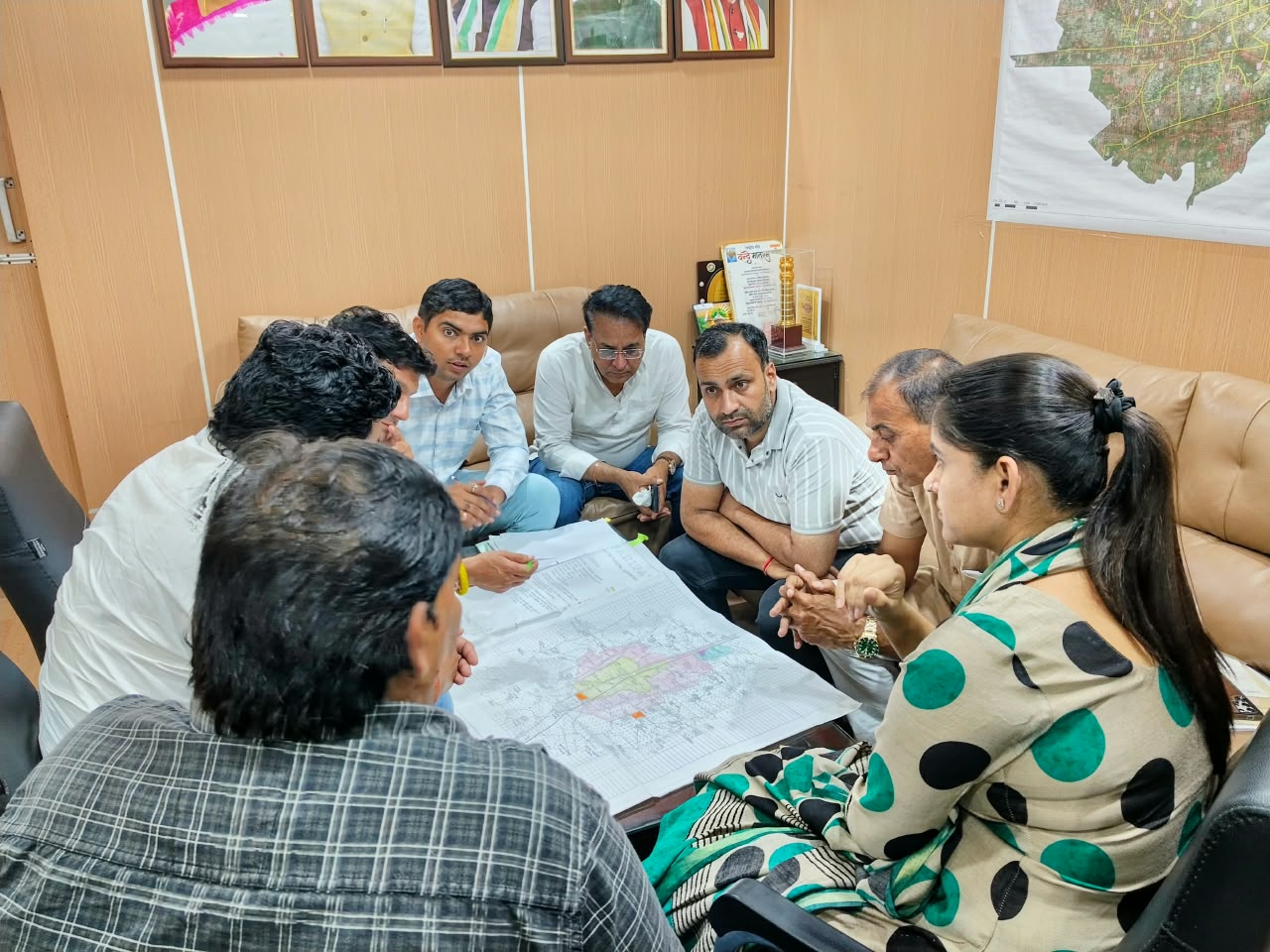 बैठक में निगम अधिकारियों ने मेयर को आश्वस्त किया कि सीमा विस्तार के तकनीकी मापदंडों का त्वरित सर्वे कर जल्द ही रिपोर्ट प्रस्तुत कर दी जाएगी।