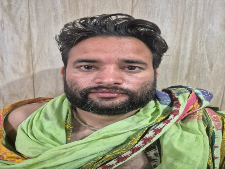 संचालक आशीष को पुलिस ने हिरासत में ले लिया है।