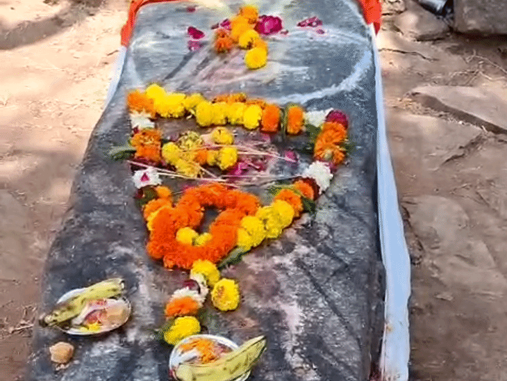 माना जाता है कि गया शिला की स्थापना पांडवों ने की थी।