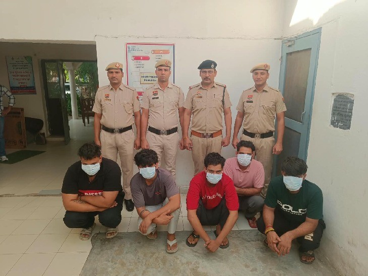 फर्जी लोन कराकर 6 लाख रुपए हड़पे; बीमा पॉलिसी में लगाई सेंध, 2.30 लाख होल्ड कराए|गोहाना,Gohana - Dainik Bhaskar