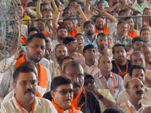सेवा ज्योति यात्रा कार्यक्रम में बड़ी संख्या में बीजेपी कार्यकर्ता और आमजन पहुंचे।