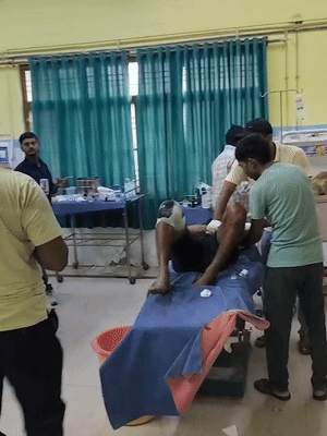 हादसे में घायल लोगों को अयोध्या मेडिकल कॉलेज में भर्ती कराया गया।
