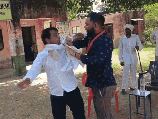 13 नवंबर 2024 को टोंक के समरावता गांव में देवली-उनियारा सीट से निर्दलीय प्रत्याशी रहे नरेश मीणा ने तत्कालीन एसडीएम अमित चौधरी को थप्पड़ मार दिया था।