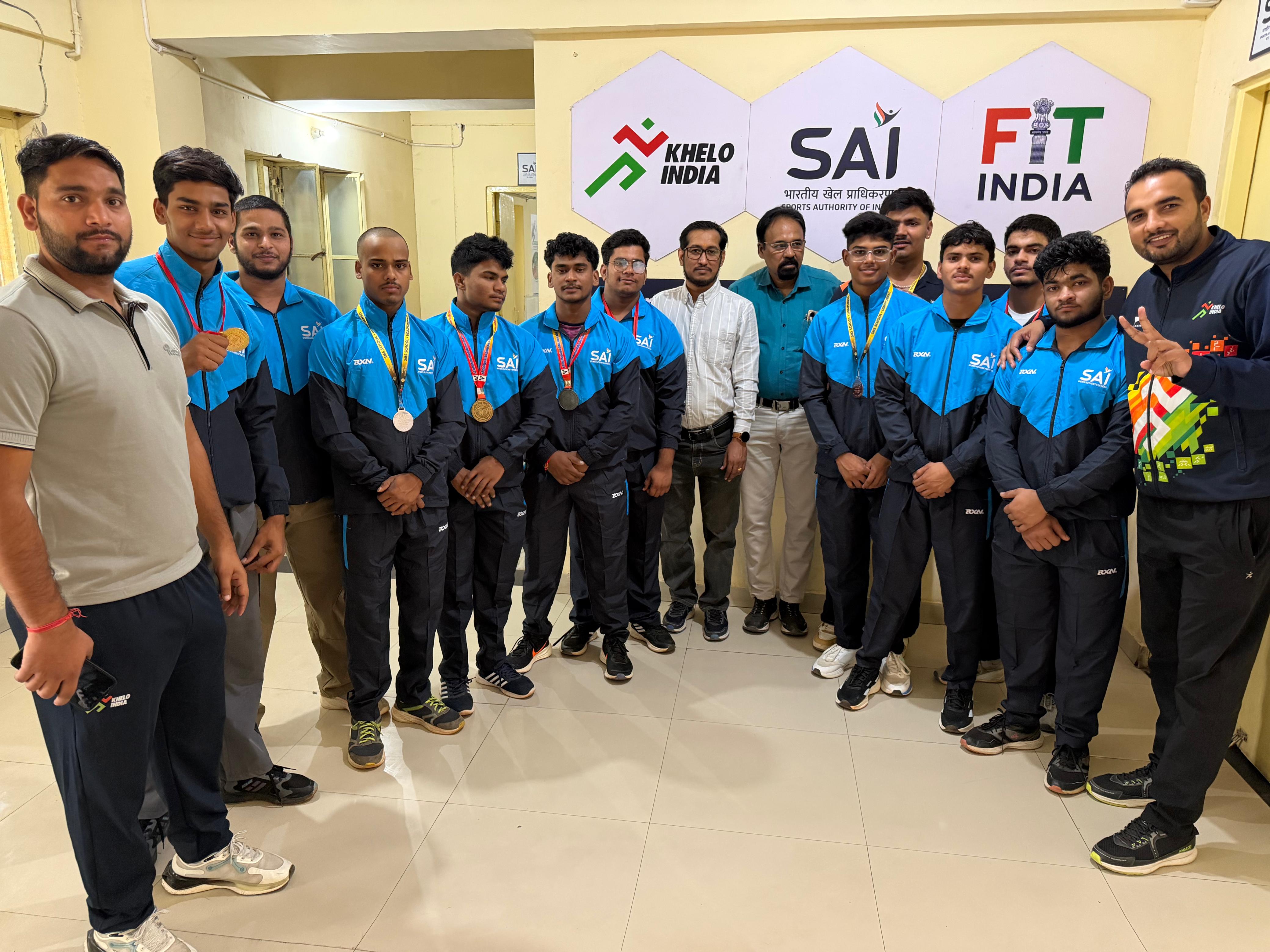 मेडल मिलने के बाद साईं सेंटर जयपुर में खिलाड़ियों का स्वागत किया गया।