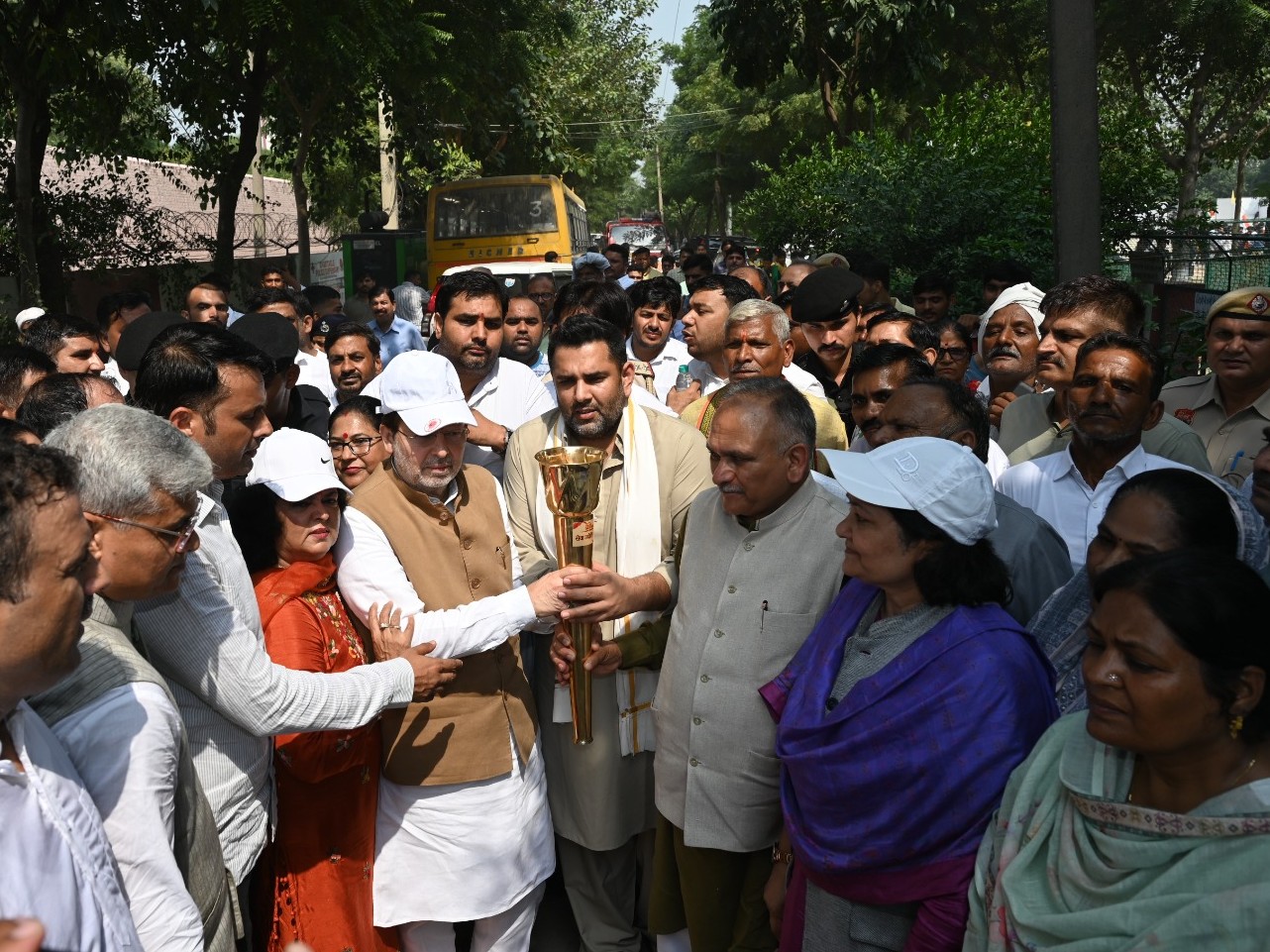 अरविंद शर्मा ने दिखाई हरी झंडी; PM मोदी का वर्चुअल संबोधन सुना|सोनीपत,Sonipat - Dainik Bhaskar