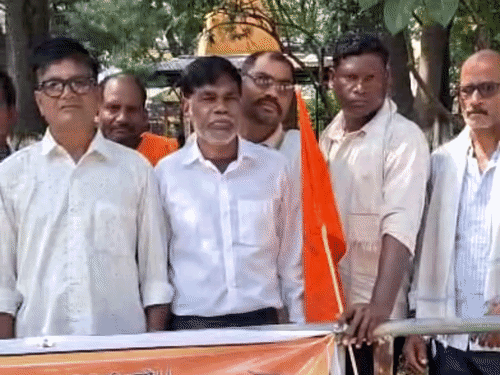 रायपुर में किसानों ने किया प्रदर्शन।