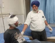 अस्पताल में भर्ती घायल युवक