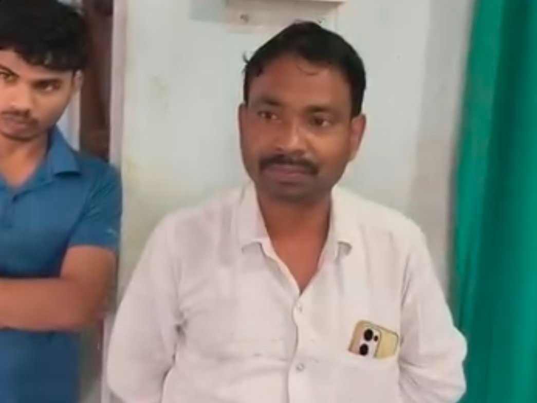 क्लीनिक संचालक आरके बिन्द। - Dainik Bhaskar
