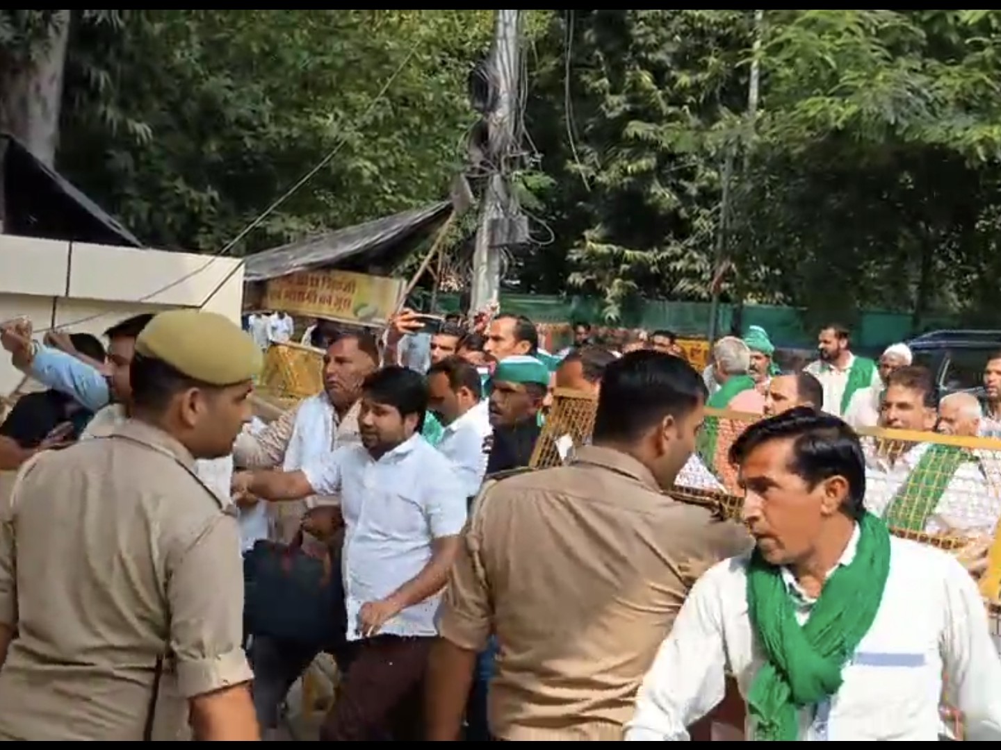 सुनील प्रधान ने कहा कि मुख्य निर्वाचन आयुक्त ज्ञानेश कुमार के कार्यकाल में वोटर लिस्ट को लेकर गड़बड़ी के आरोप सामने आ रहे हैं।
