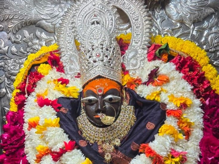 मां शरदा की प्रतिमा।