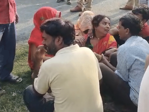 हादसे के बाद प्रदीप की पत्नी और बच्चों का रो-रोकर बुरा हाल हो गया।