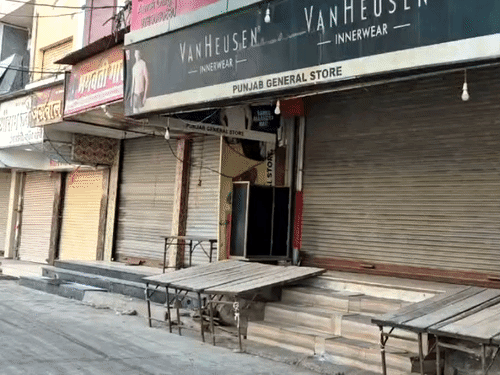 किसानों के समर्थन में घड़साना के बाजार बंद रखे गए।
