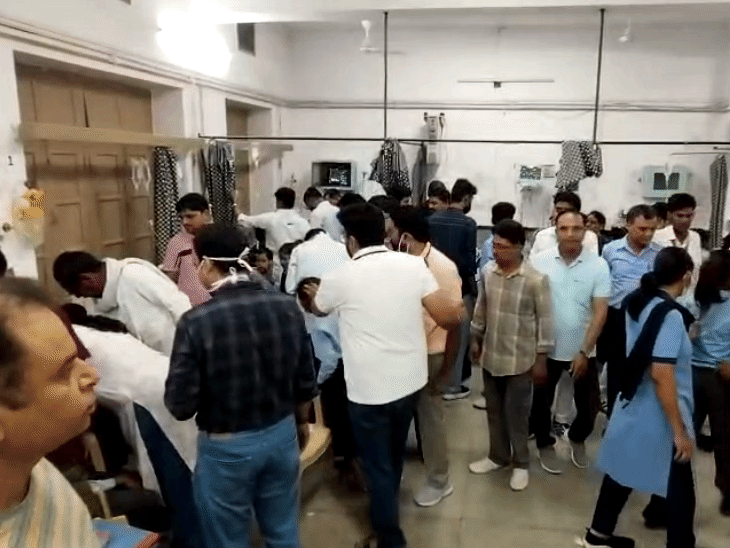 अस्पताल में सूचना के बाद परिजन भी मौके पर पहुंचे।