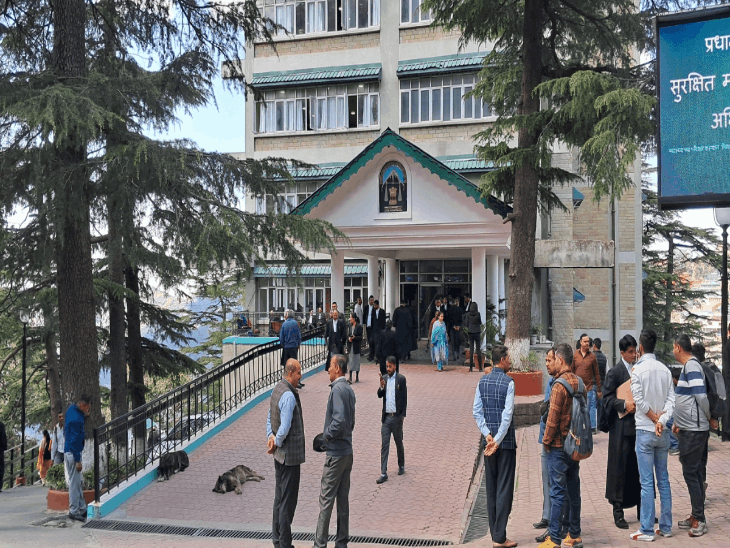 महिला कांस्टेबल भर्ती मामला हाईकोर्ट पहुंचा।