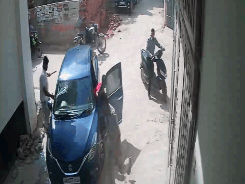 पीड़ित सुरेश साहू के बेटे ने भागकर जान बचाई।