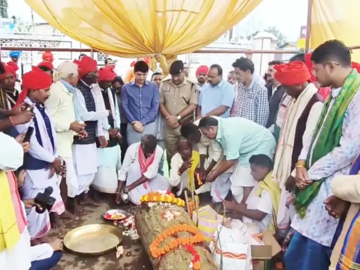 12 अगस्त को पाट जात्रा की रस्म के साथ बस्तर दशहरा शुरू हुआ।