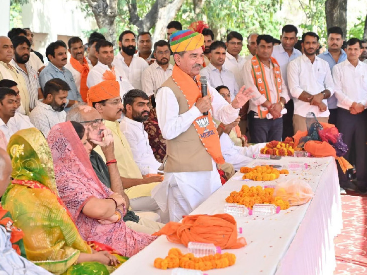 बीजेपी में कार्यकर्ता संवाद कार्यक्रम आयोजित किए जा रहे हैं। जयपुर के झोटवाड़ा में 9 अक्टूबर को हुए कार्यक्रम में प्रदेश अध्यक्ष मदन राठौड़ भी शामिल हुए थे।