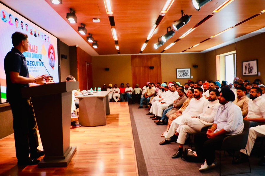 सचिन पायलट ने दिल्ली में यूथ कांग्रेस के सदस्यों के साथ मीटिंग की थी। इसके बाद टीमें बनाकर हलकों में उतारी हैं। - फाइल फोटो