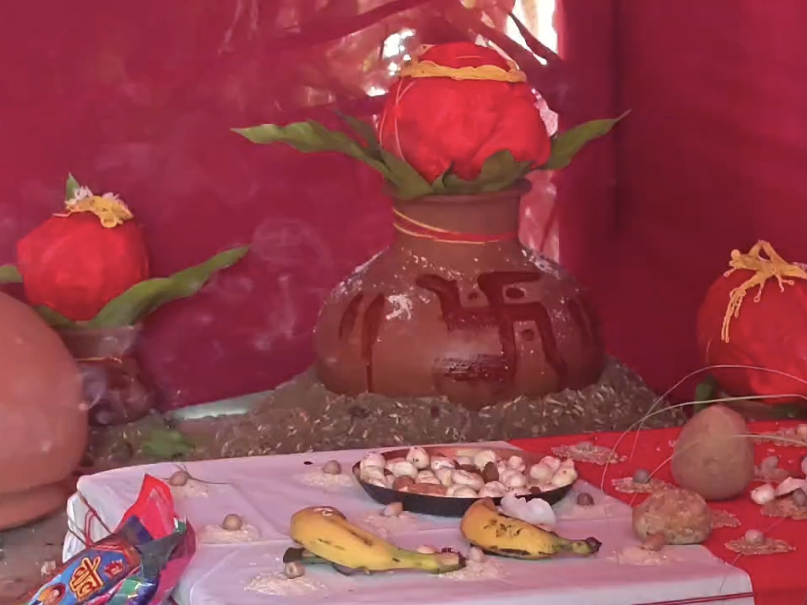 कचहरी चौक पर कलश स्थापना।