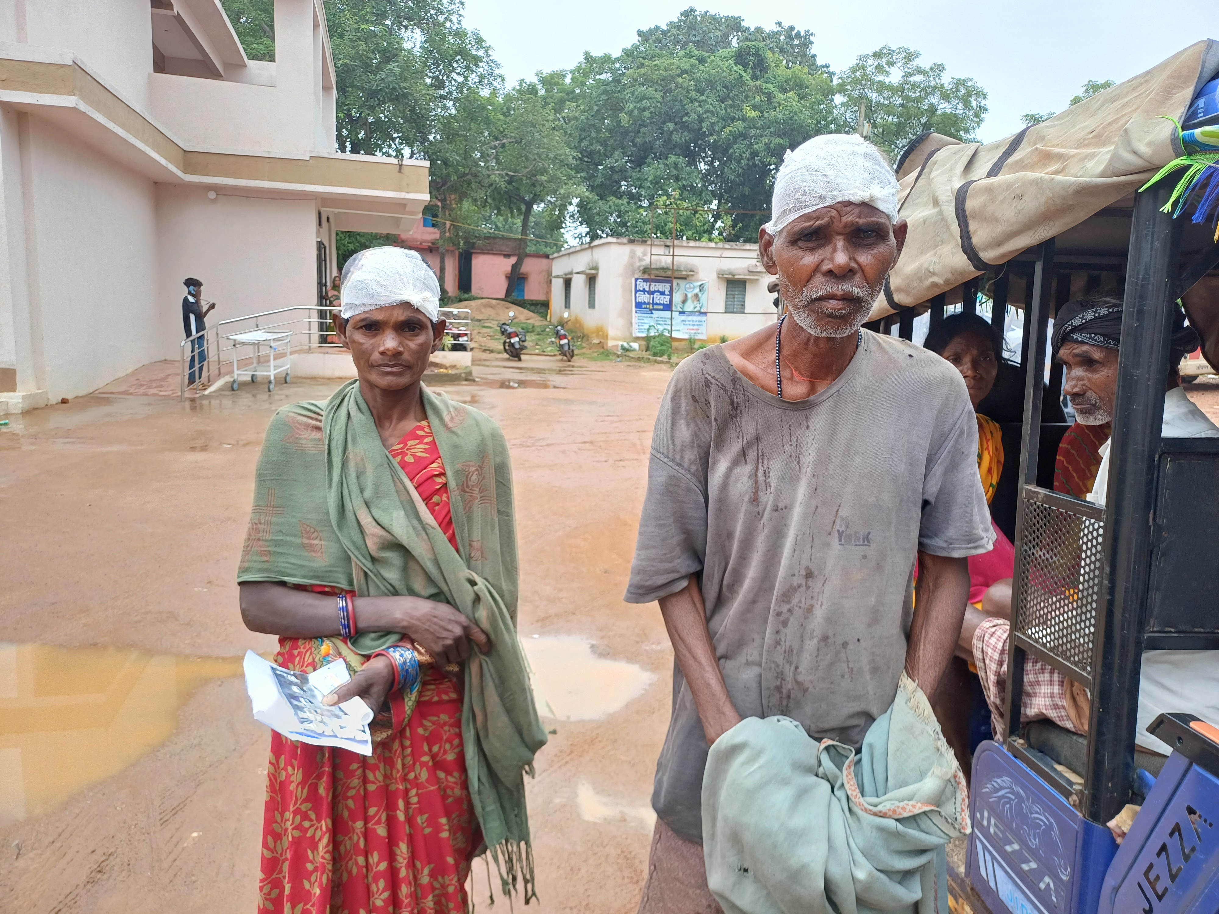 Uncle and niece of one side injured in cattle dispute