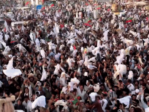 PTI's long march started from Lakki Marwat on 4th October. People participating in the march wore white clothes and waved PTI flags.