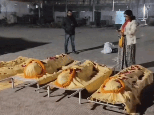 गोरखपुर की 'अम्मा' ने 450 मुस्लिमों को दी मिट्टी, बेसहारा बुजुर्ग की सेवा से मिली राह|गोरखपुर,Gorakhpur - Dainik Bhaskar