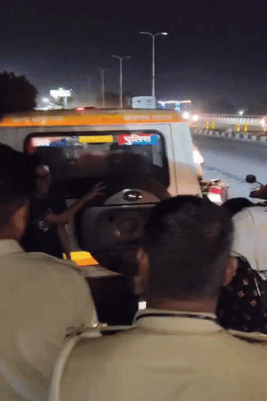 घटना की सूचना मिलने पर दोनों के घरवाले घैला पुल पर पहुंच गए।