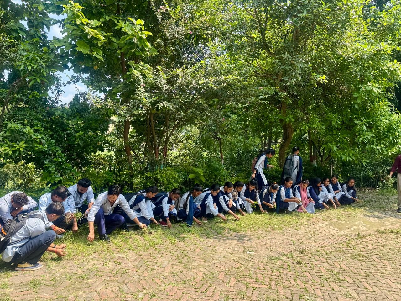 Teaher Rp Mirganj RP Degree College Swachhata Abhiyan | Students Teachers Cleanliness