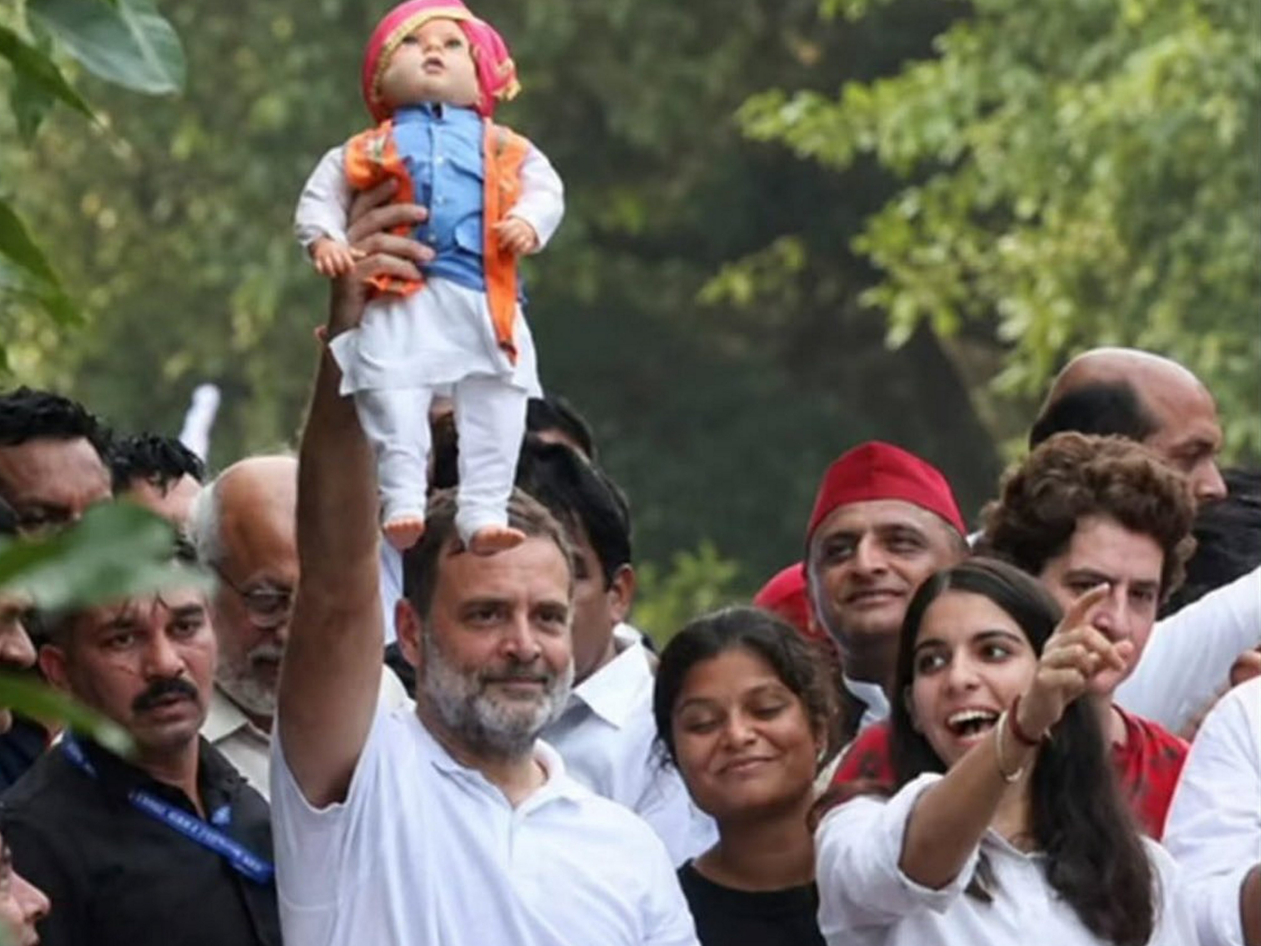 मुख्य चुनाव आयुक्त ज्ञानेश कुमार के इस्तीफे की मांग को लेकर विपक्ष 7 दिन में 5 प्रदर्शन मार्च निकाल चुका है। - Dainik Bhaskar