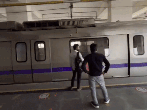 कांग्रेस के दिल्ली कूच से मेट्रो के छह स्टेशन बंद - Dainik Bhaskar