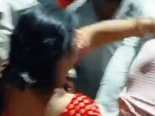 बहन के साथ युवक को देख भाई से मारपीट। - Dainik Bhaskar