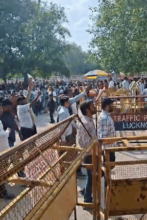 मांग पूरी होने तक आंदोलन जारी रखेंगे।