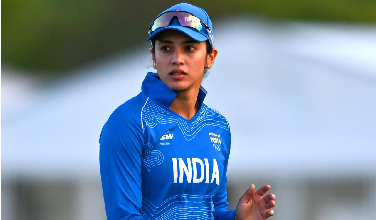 6 अक्टूबर, 2026 को BCCI ने उन्हें भारतीय महिला क्रिकेट टीम का नया कप्तान बनाया है। उन्होंने हरमनप्रीत कौर की जगह ली।