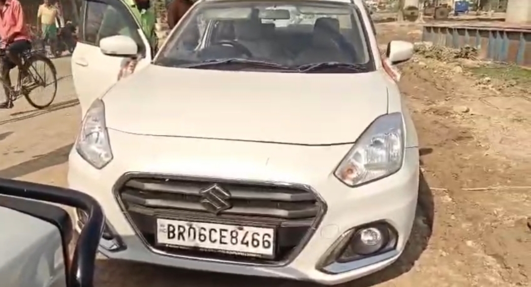 इसी कार से तस्करी की जा रही थी।