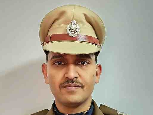 तत्कालीन SP सिटी सत्यनारायण प्रजापति।