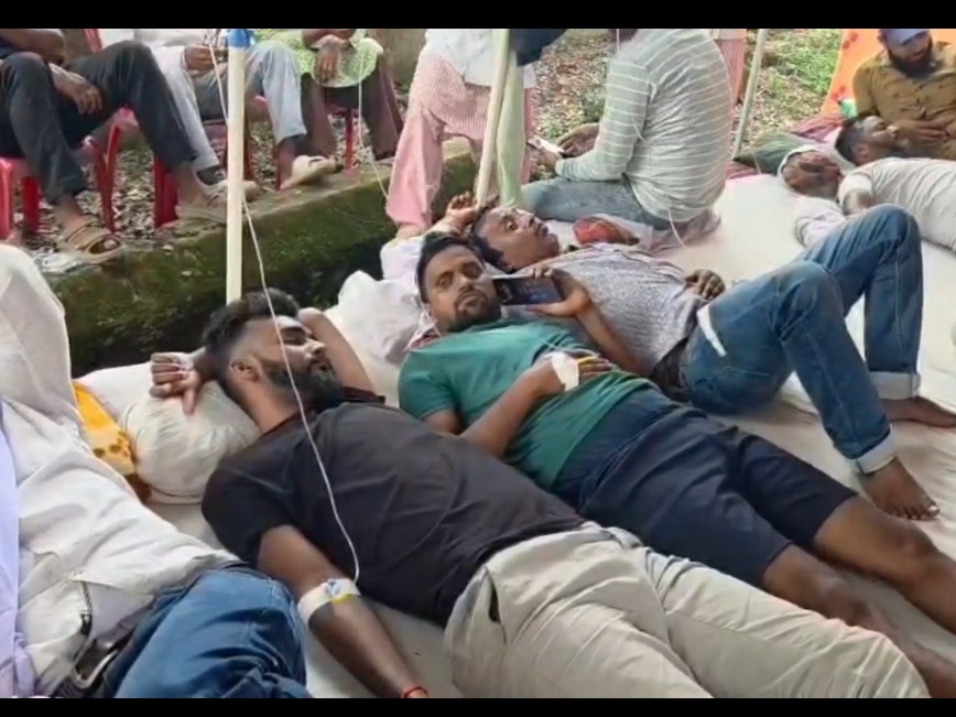 आंदोलनकारियों की तबीयत बिगड़ी, प्रबंधक को कांग्रेस विधायक ने 18 तक नियोजन का अल्टीमेटम दिया|बोकारो,Bokaro - Dainik Bhaskar